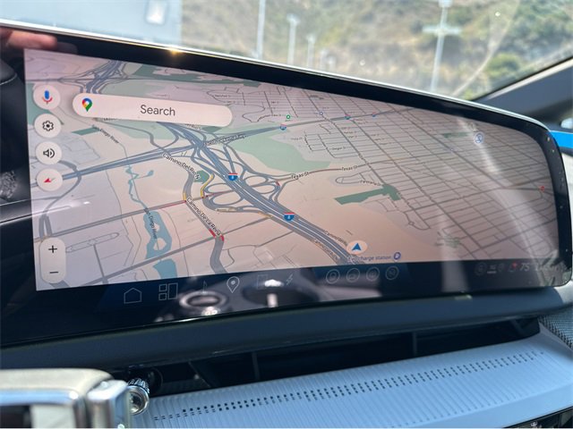 New 2025 Cadillac Optiq Luxury 1 image 24