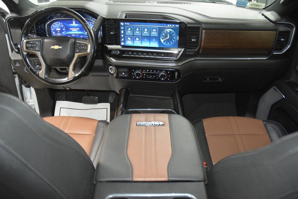 Used 2024 Chevrolet Silverado 3500 High Country w/ Technology Package AWD/4WD image 33