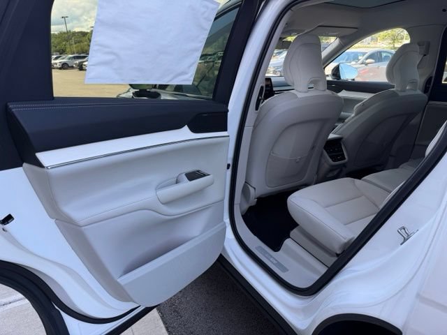 New 2026 Volvo EX90 Plus AWD/4WD image 10