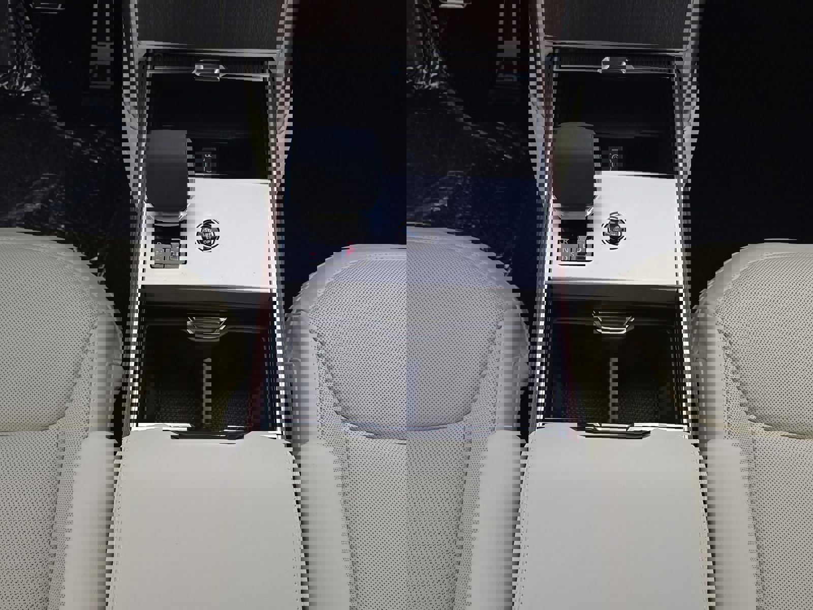 New 2026 Land Rover Range Rover SE image 21