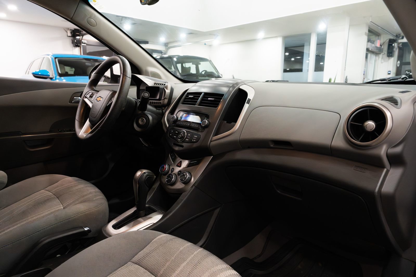 Used 2015 Chevrolet Sonic LT image 9