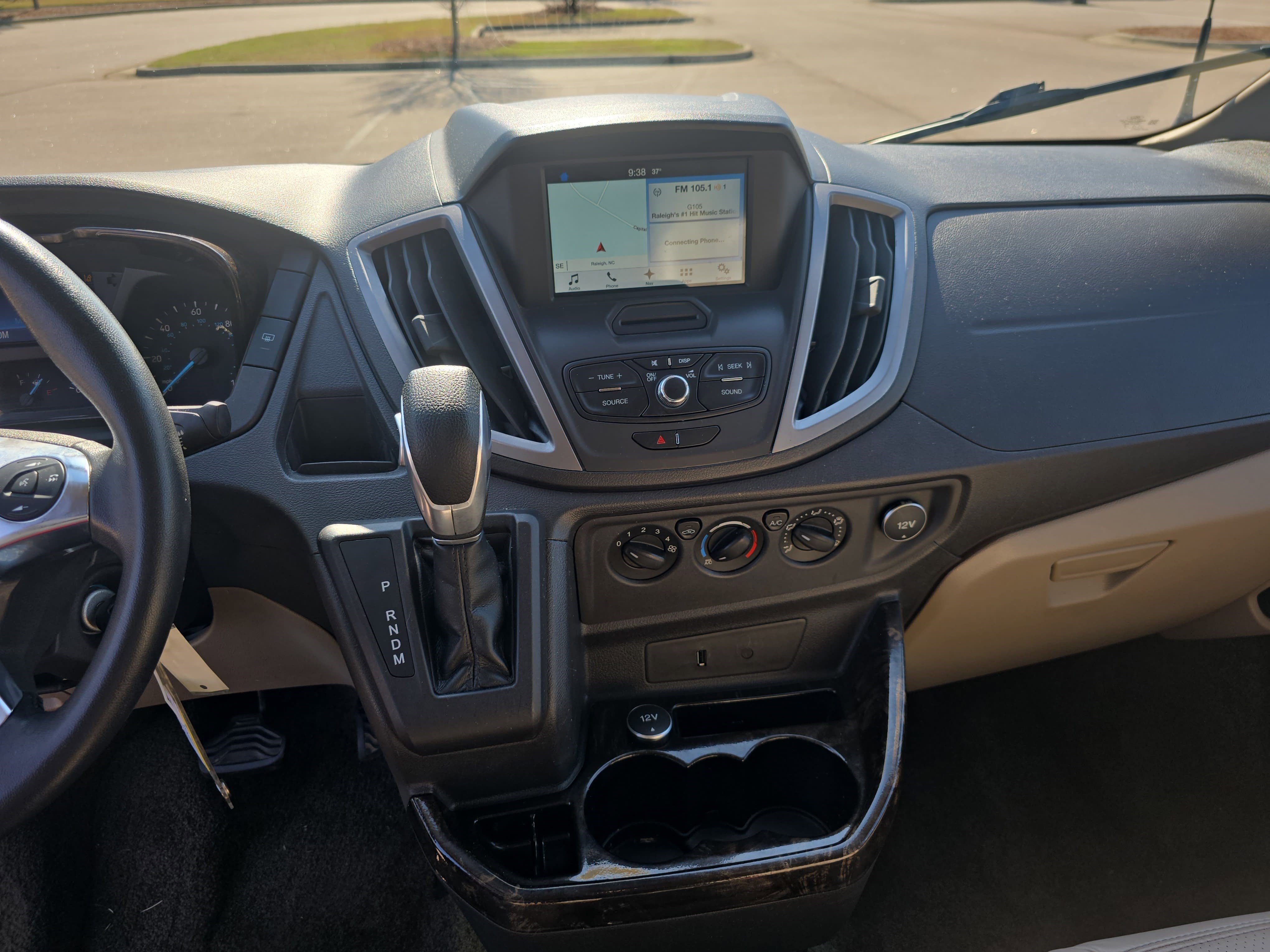 Used 2016 Ford Transit 150 XLT image 21