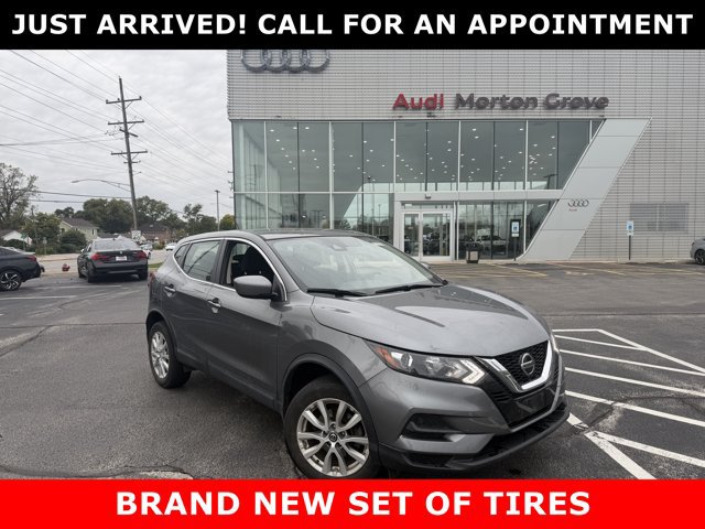 Used 2020 Nissan Rogue Sport S w/ Appearance Package FWD image 1