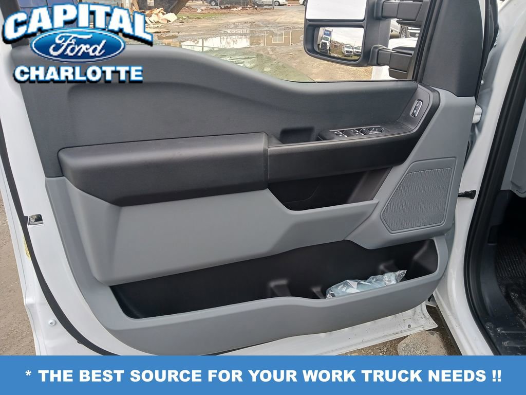 New 2026 Ford F250 XL w/ XL Chrome Package image 11