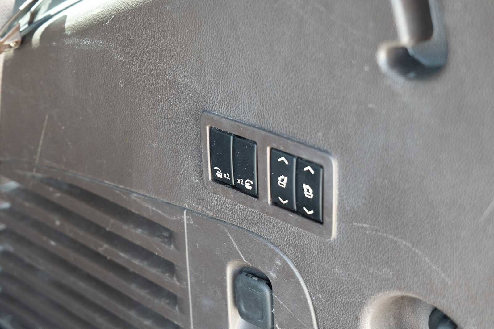 Used 2015 GMC Yukon Denali w/ Premium Package image 30