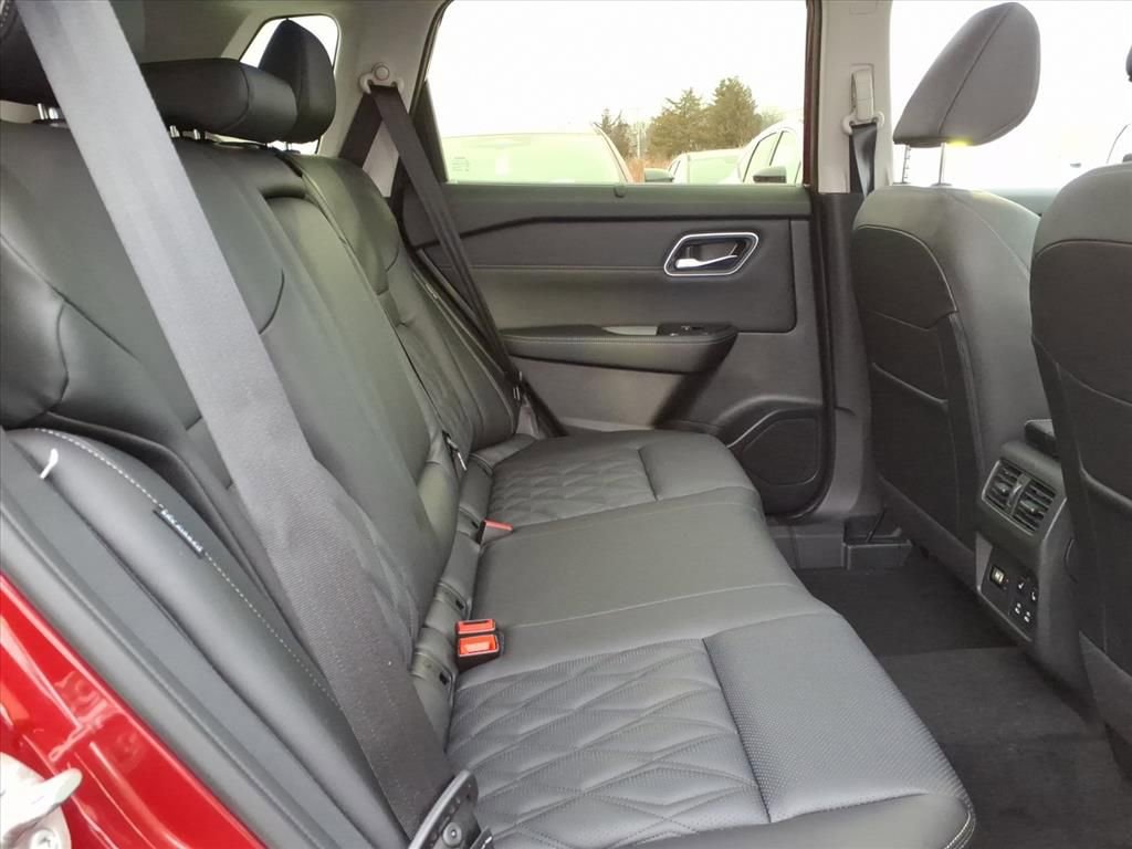 New 2026 Nissan Rogue Platinum w/ Tech Package image 9
