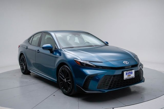 Used 2025 Toyota Camry SE image 14