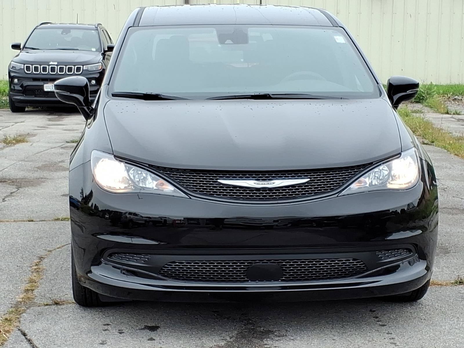New 2027 Chrysler Pacifica LX FWD image 2