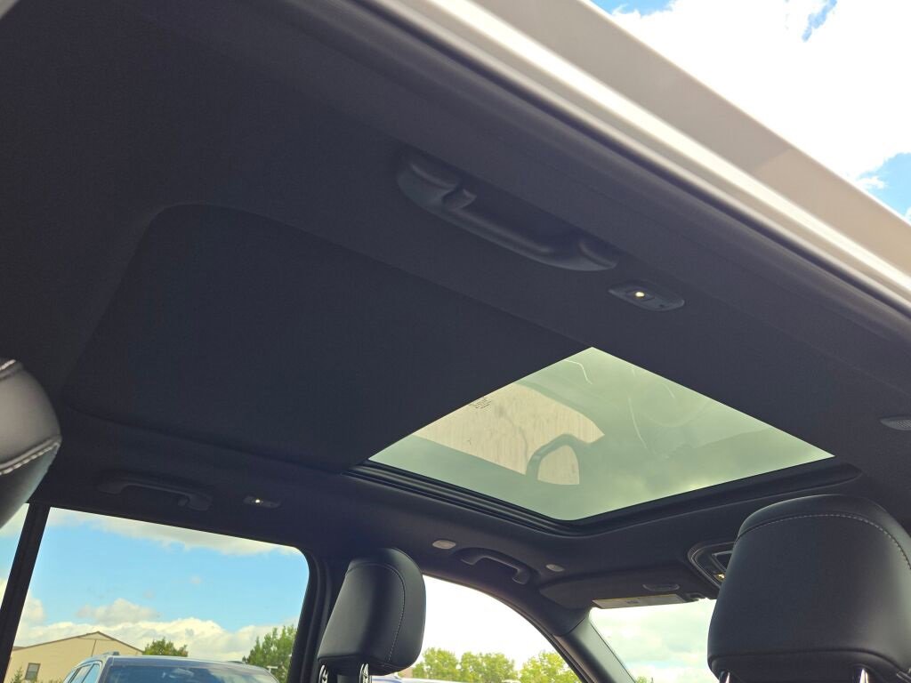 New 2025 Jeep Grand Cherokee Limited w/ MOPAR Finishing Package image 12