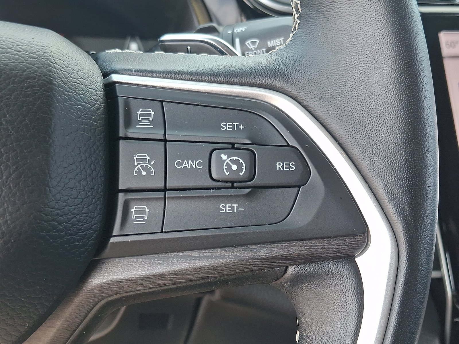 Certified 2022 Jeep Grand Cherokee L Limited AWD/4WD image 24