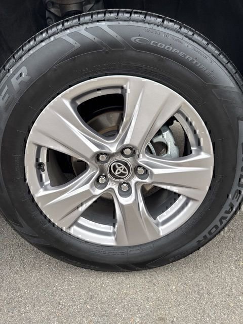 Certified 2024 Toyota RAV4 XLE w/ Convenience Package AWD/4WD image 8