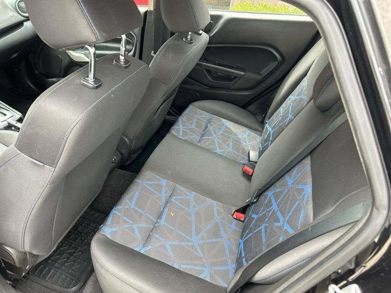 Used 2013 Ford Fiesta SE image 7