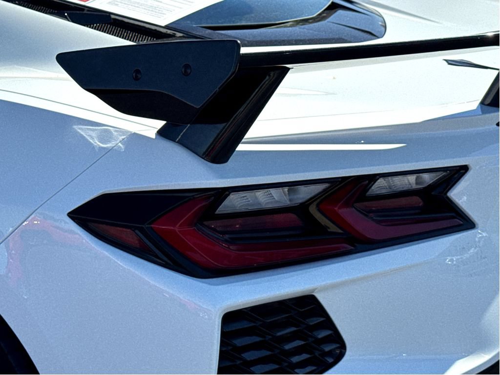 Used 2021 Chevrolet Corvette Stingray Premium Cpe w/ Z51 Performance Package RWD image 6