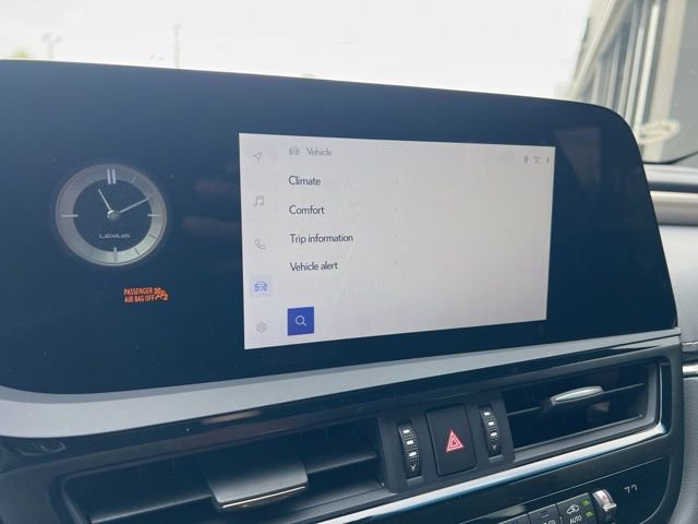 Used 2023 Lexus ES 350 F Sport w/ Accessory Package (Z1) FWD image 9