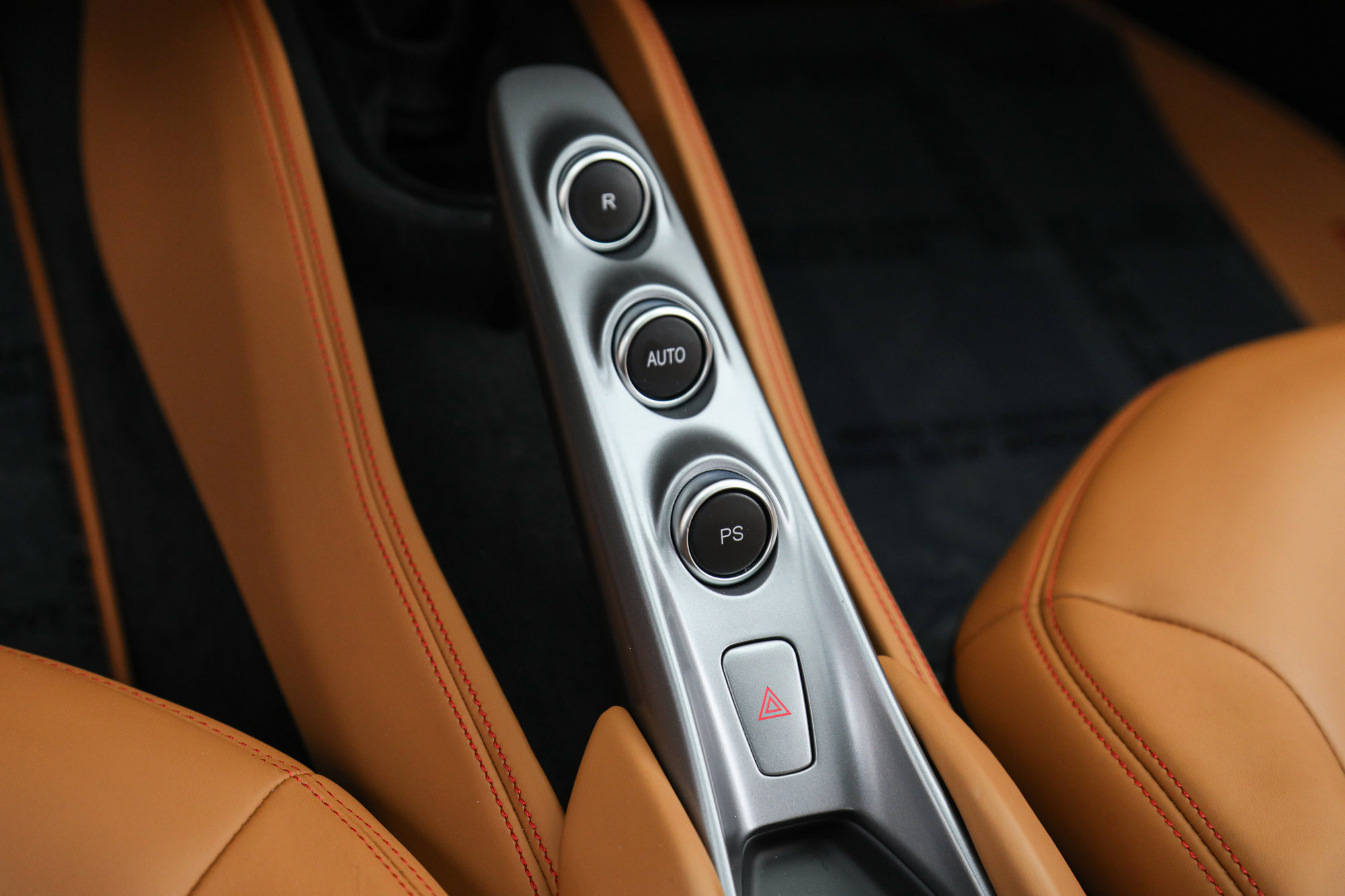 Certified 2021 Ferrari F8 Tributo RWD image 32