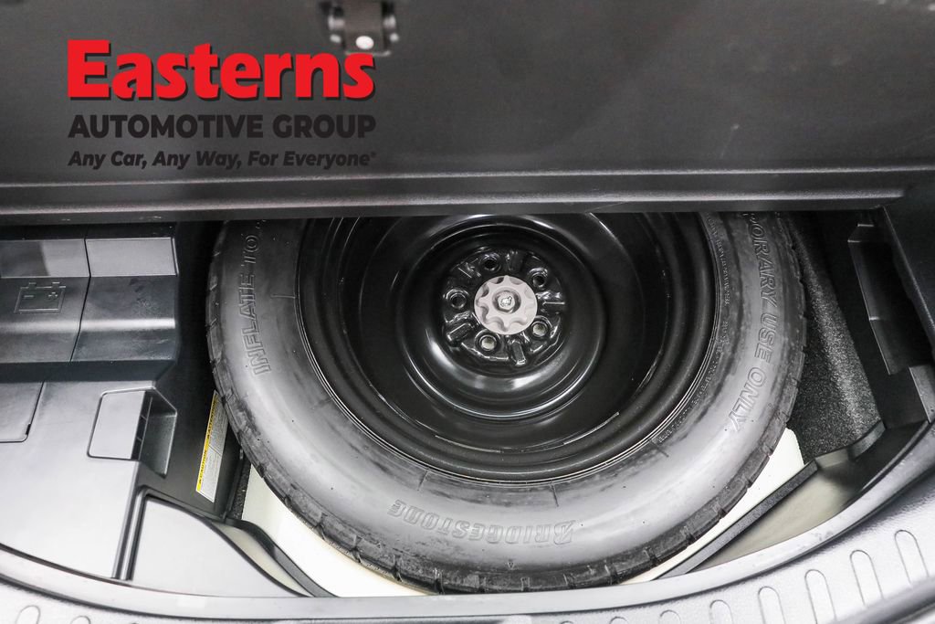 Used 2018 Toyota RAV4 SE image 22