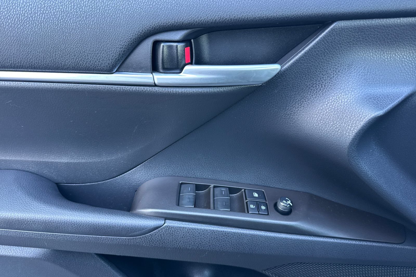 Certified 2023 Toyota Camry SE FWD image 11