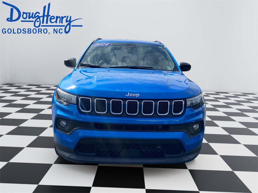 Used 2024 Jeep Compass Latitude image 8