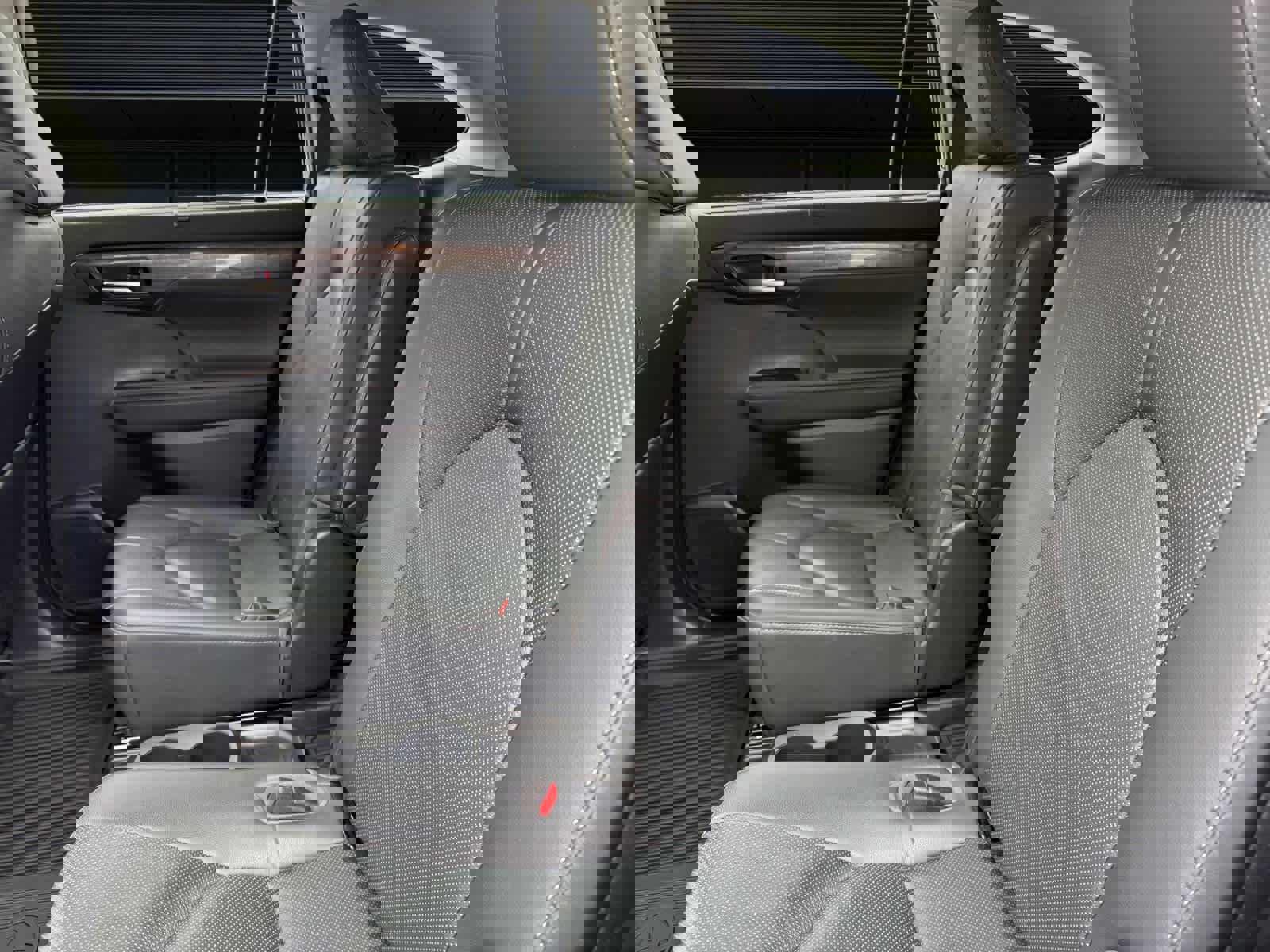 Used 2020 Toyota Highlander Limited image 16