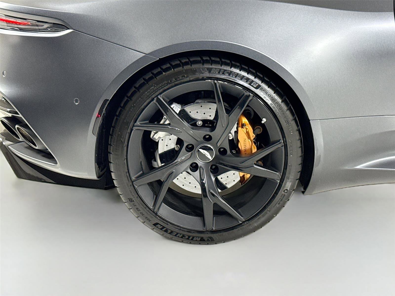Used 2019 Aston Martin DBS Superleggera RWD image 35