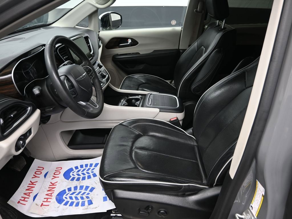 Used 2023 Chrysler Pacifica Limited image 14