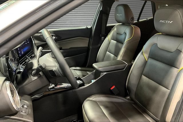 Used 2025 Chevrolet Trax ACTIV w/ Sunroof Package FWD image 19