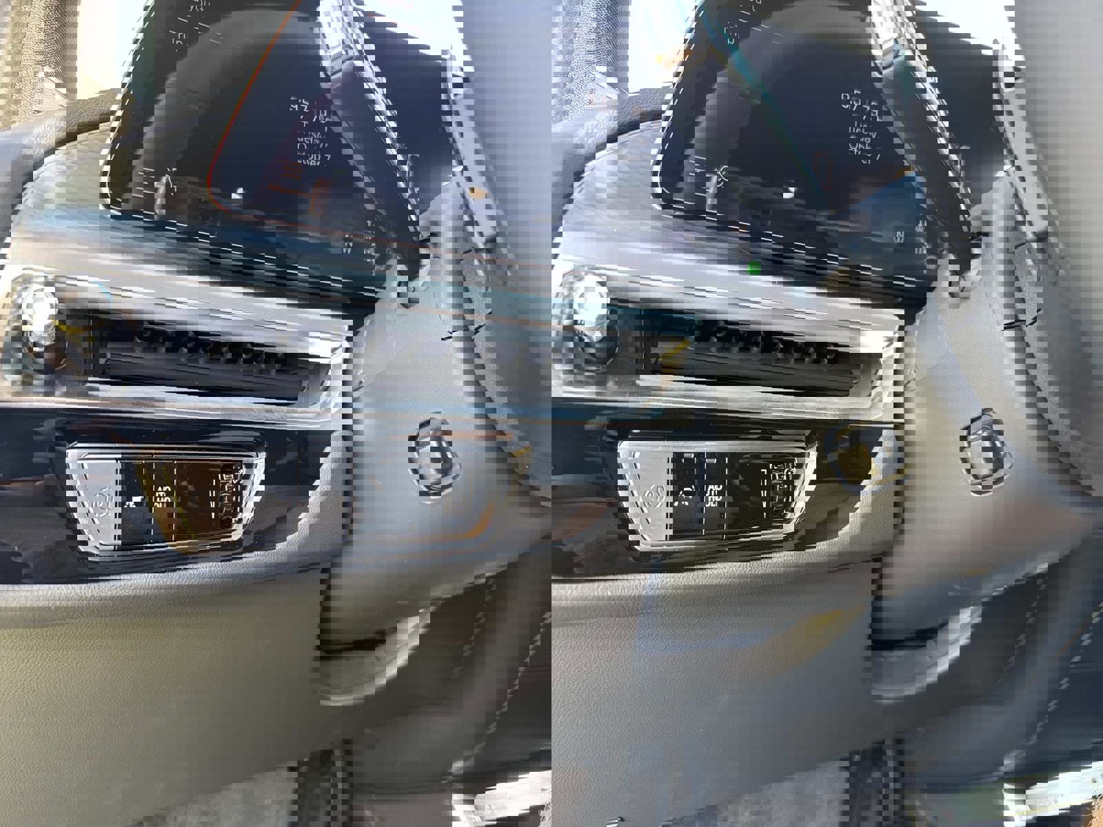 New 2026 Cadillac Lyriq Luxury image 32