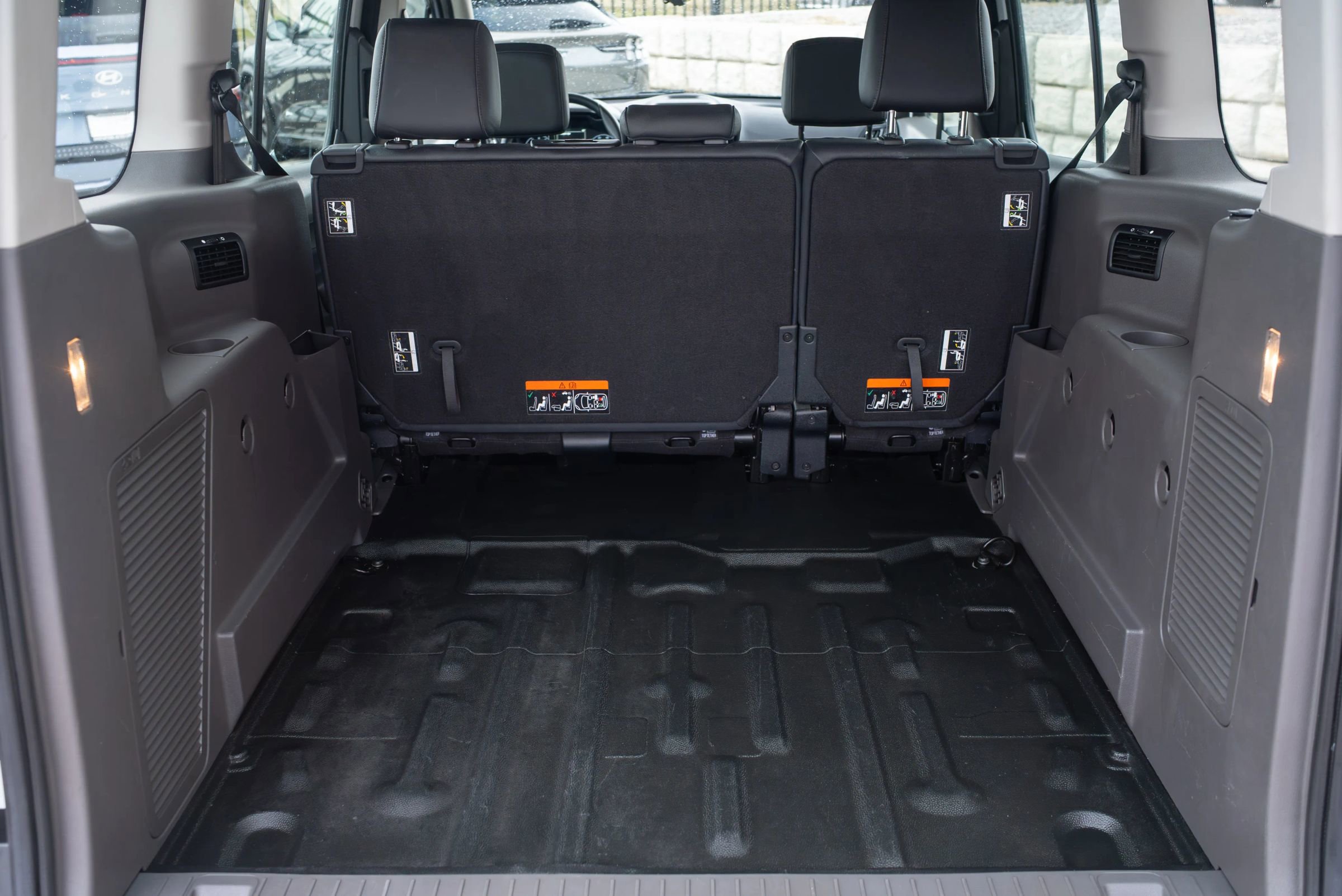 Used 2023 Ford Transit Connect XL image 7