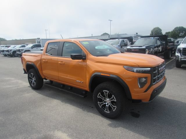 Certified 2025 GMC Canyon AT4 w/ Technology Plus Package AWD/4WD image 4