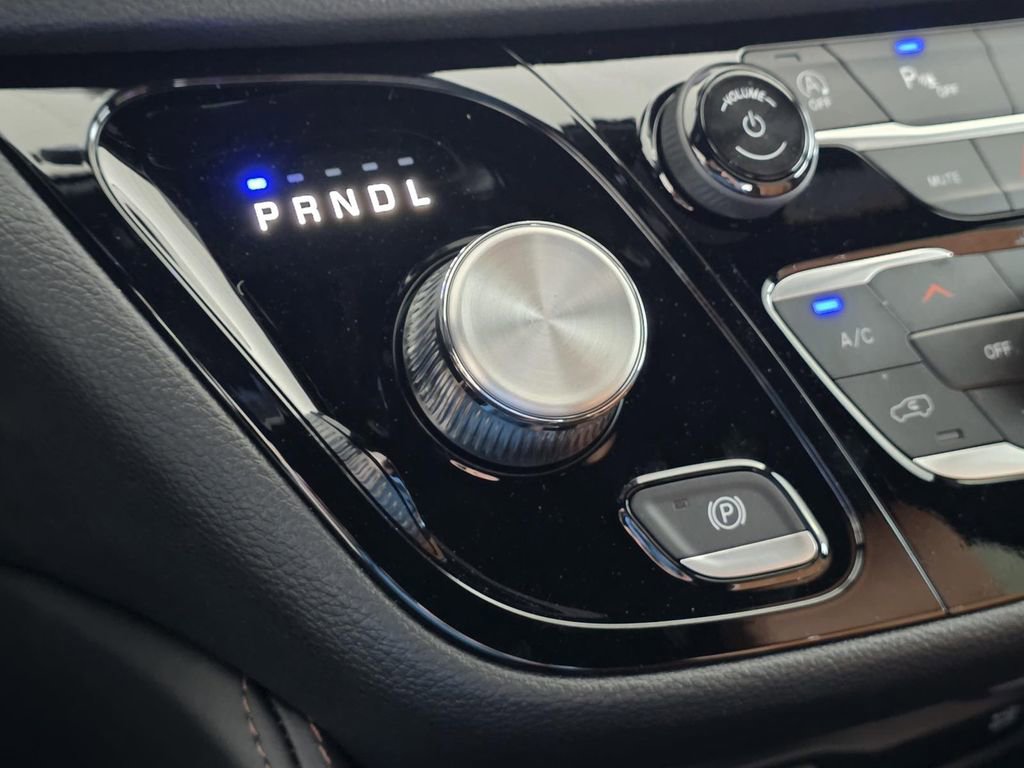 New 2026 Chrysler Pacifica Pinnacle w/ Trailer Tow Group image 33