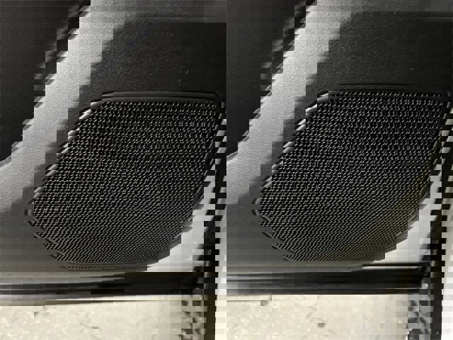 Used 2020 Land Rover Range Rover Velar R-Dynamic S image 25