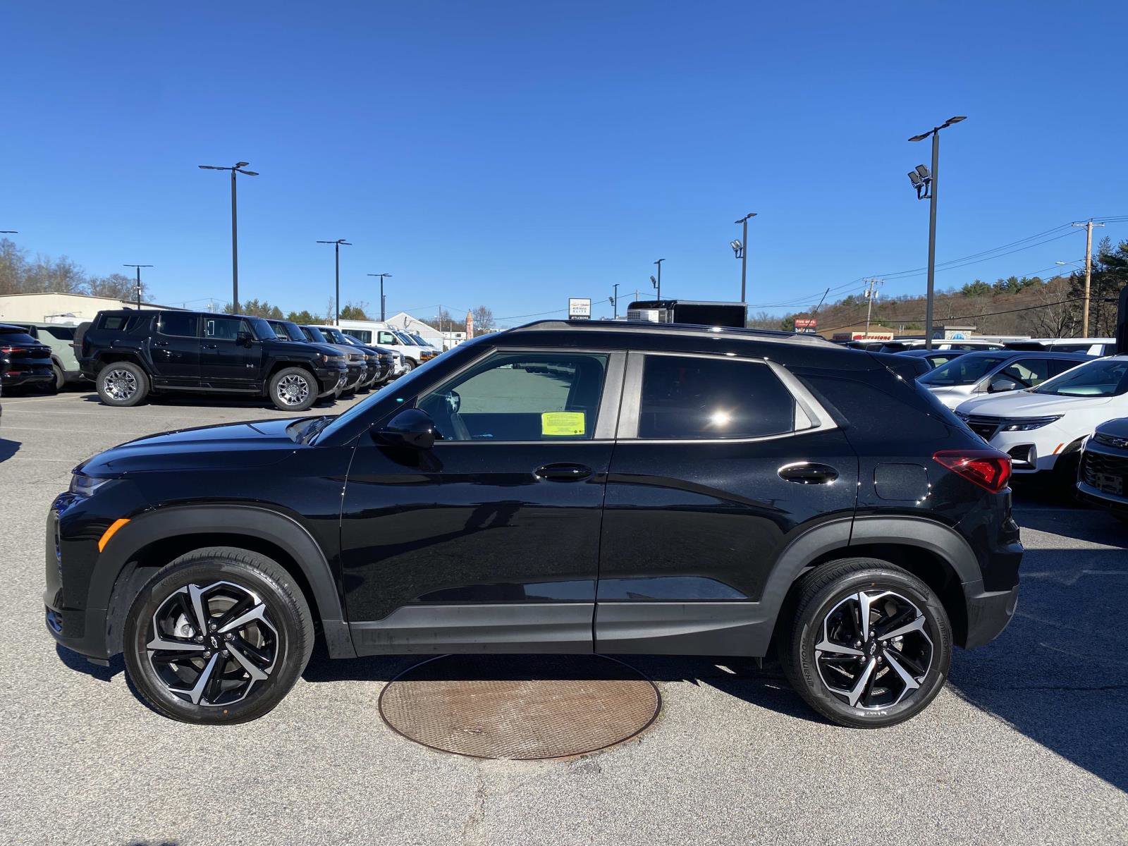 Used 2023 Chevrolet TrailBlazer RS image 2