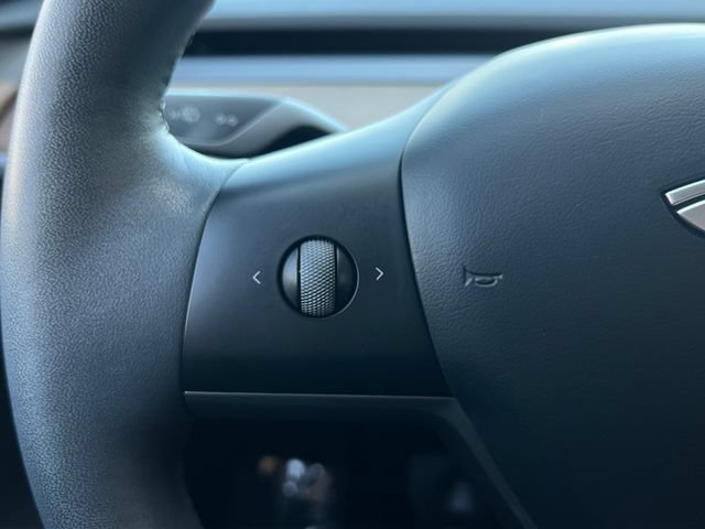 Used 2023 Tesla Model Y Long Range AWD/4WD image 49