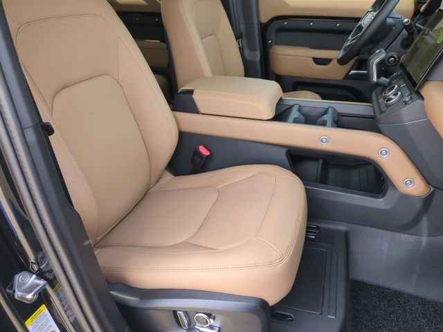 New 2026 Land Rover Defender 130 X-Dynamic SE AWD/4WD image 18