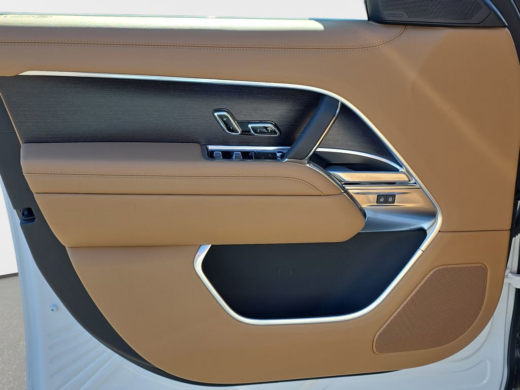 New 2026 Land Rover Range Rover SE image 28