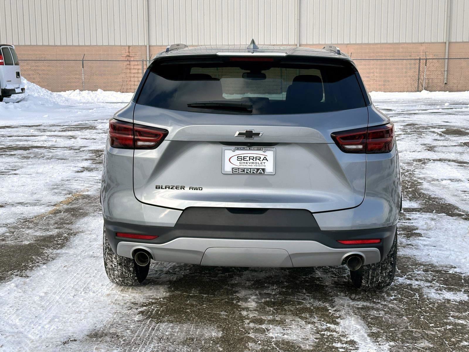 Used 2024 Chevrolet Blazer LT w/ Midnight/Sport Edition image 4