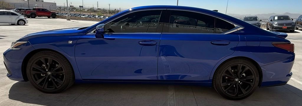 Used 2023 Lexus ES 350 F Sport w/ Accessory Package (Z2) image 3