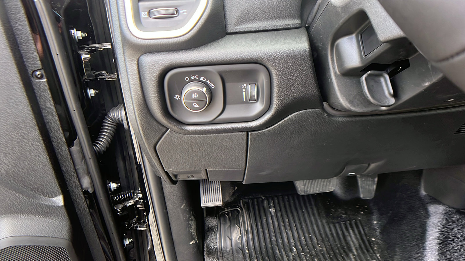 New 2025 RAM 5500 2WD Regular Cab image 19