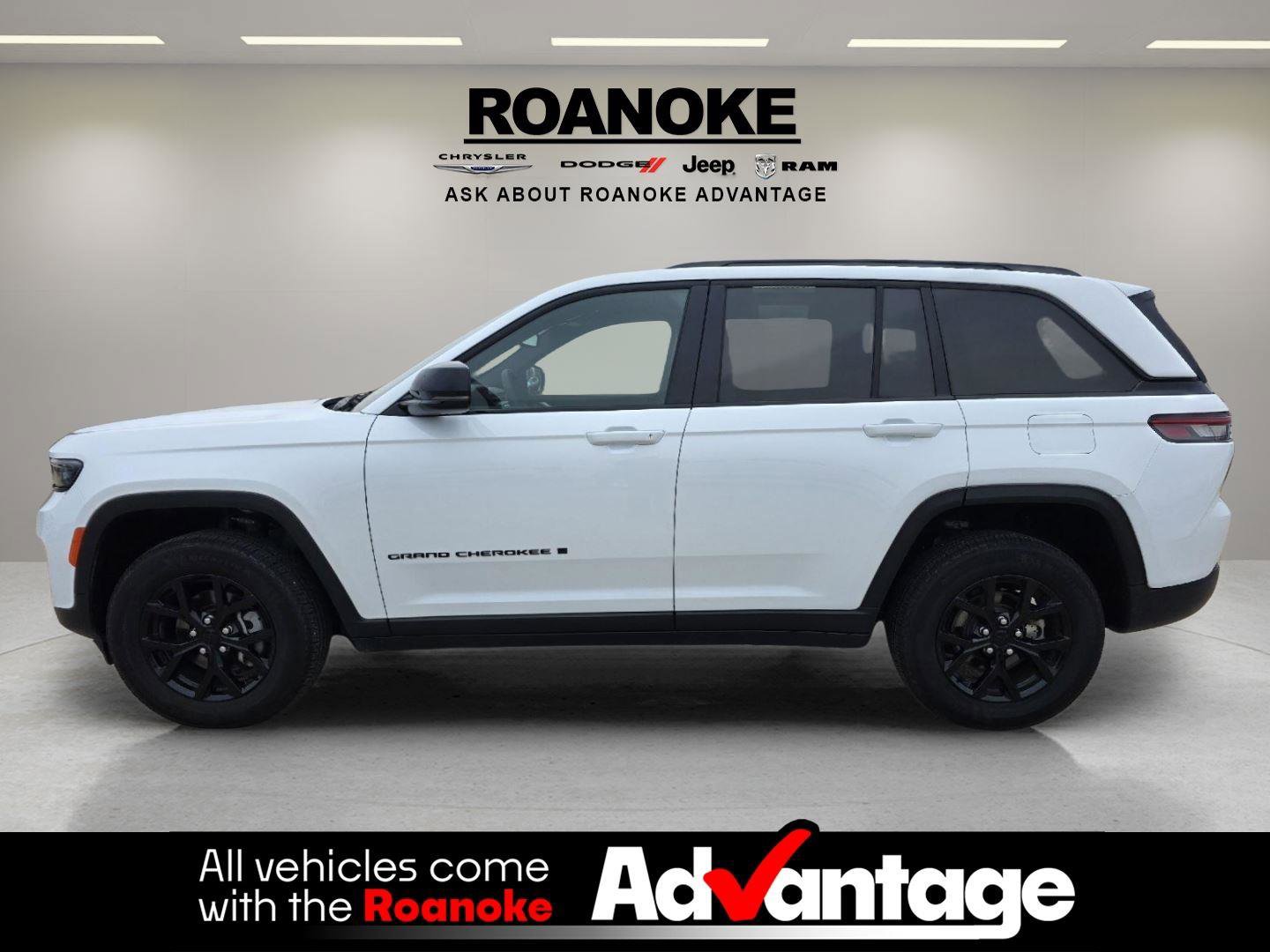 Used 2024 Jeep Grand Cherokee Altitude image 5