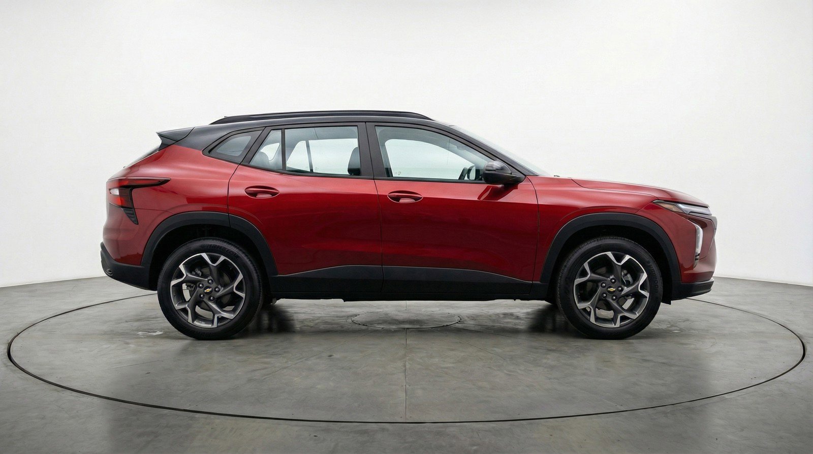 Used 2025 Chevrolet Trax LT image 11