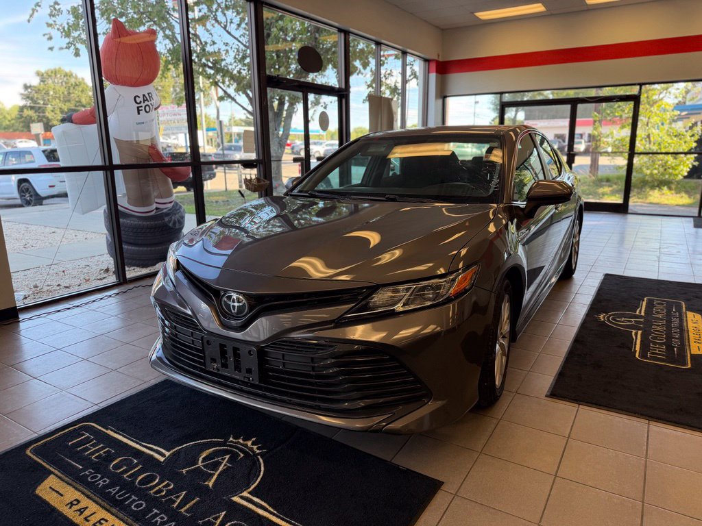 Used 2020 Toyota Camry LE FWD image 1