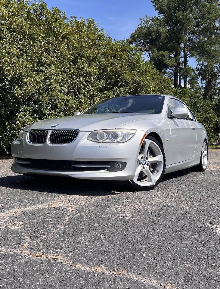 Used 2011 BMW 335i Convertible RWD image 2