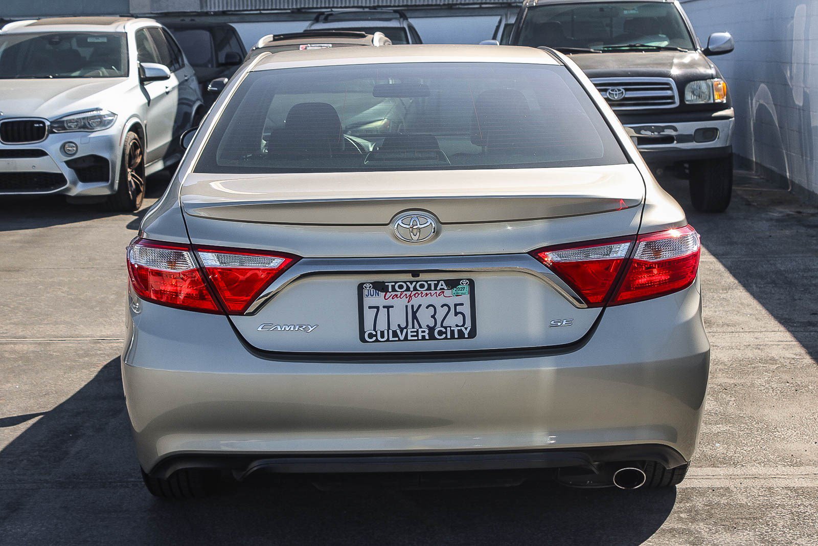 Used 2015 Toyota Camry SE FWD image 8