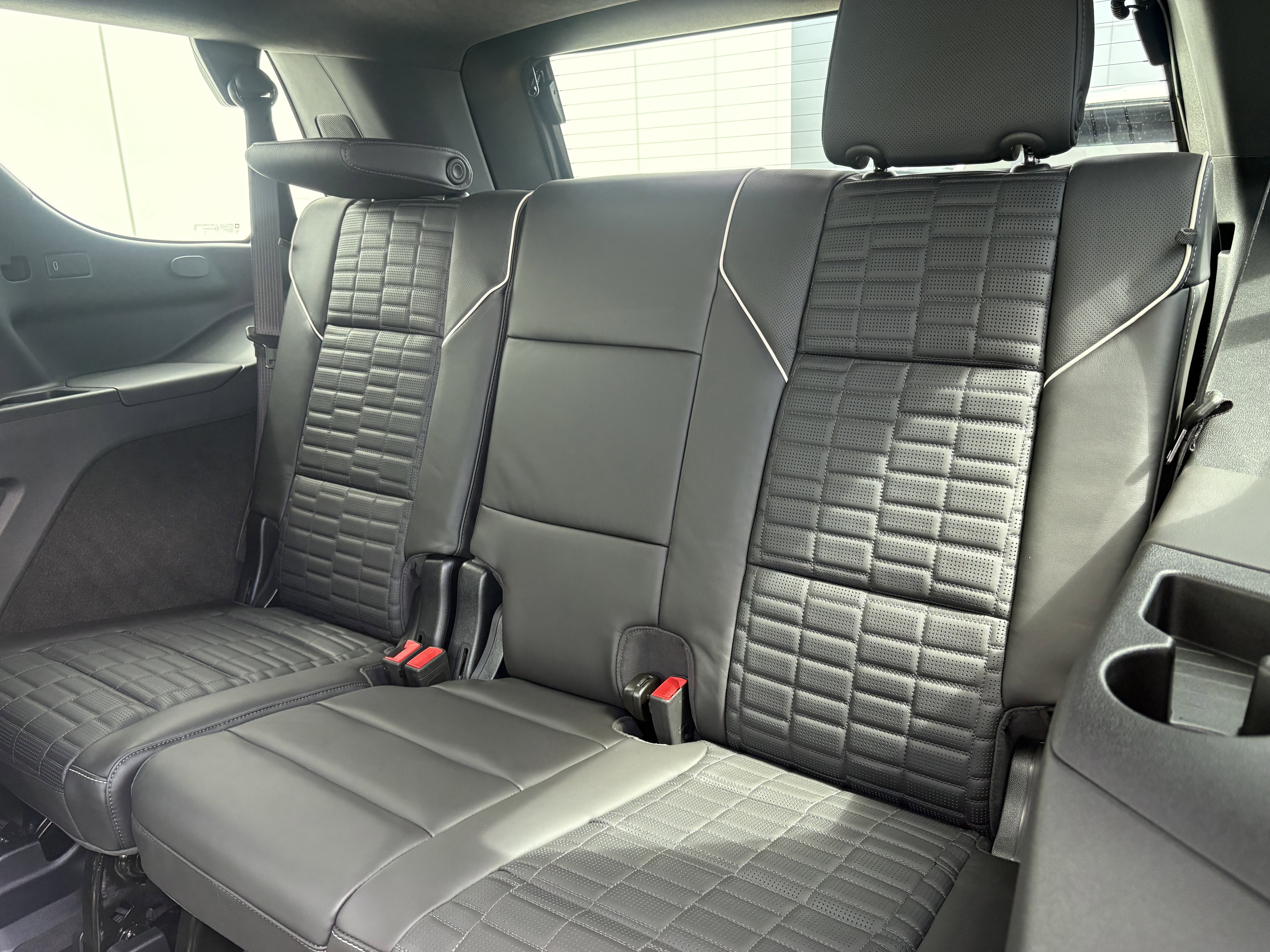 Certified 2025 Cadillac Escalade Premium Luxury Platinum AWD/4WD image 14