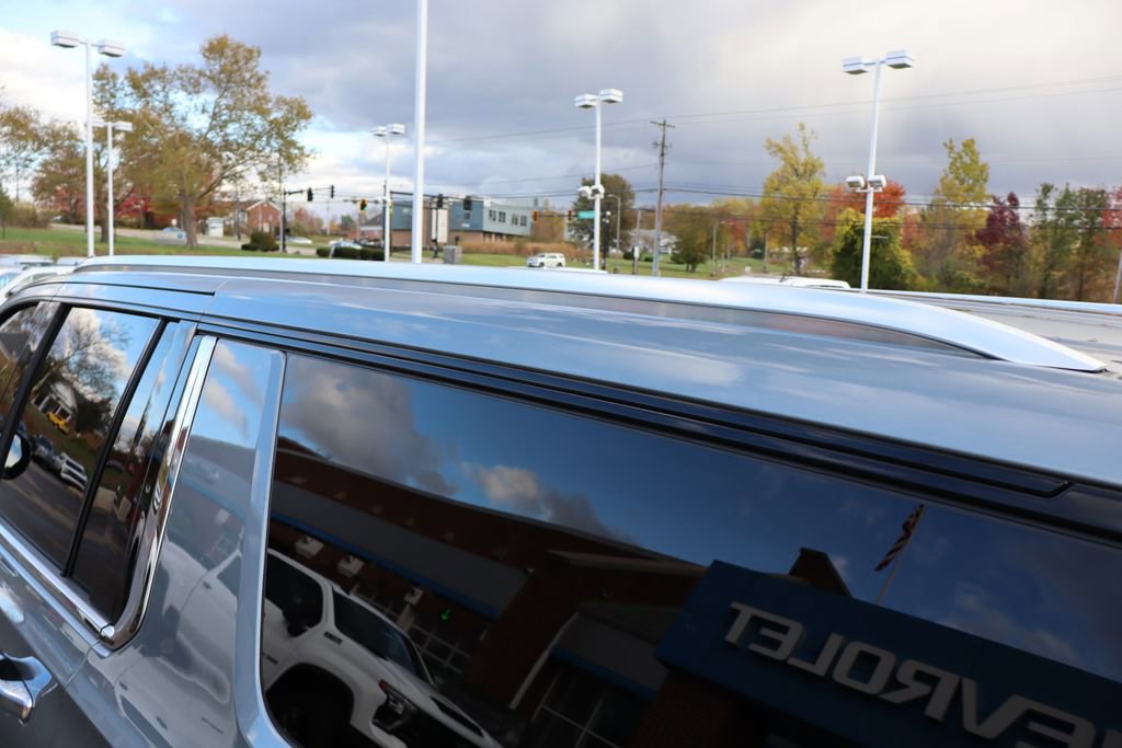 Used 2023 Chevrolet Suburban Premier image 35