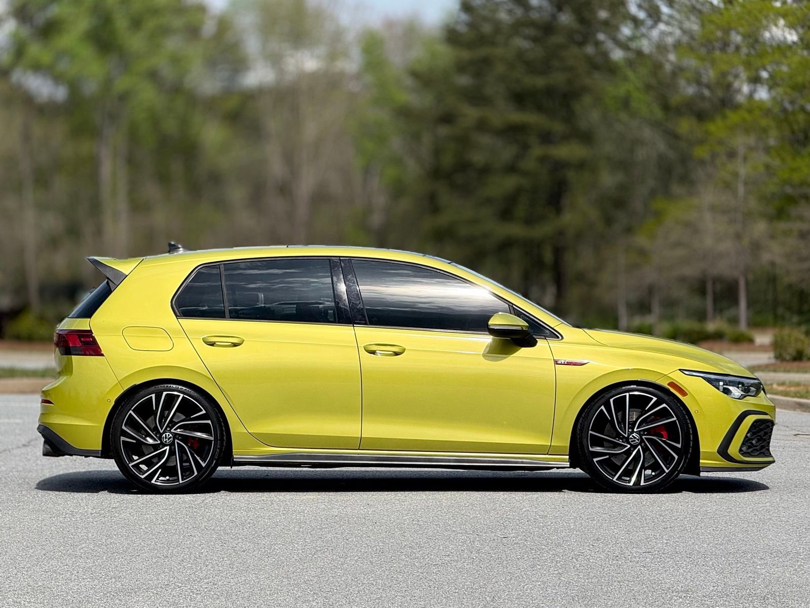 Used 2022 Volkswagen GTI Autobahn FWD image 12