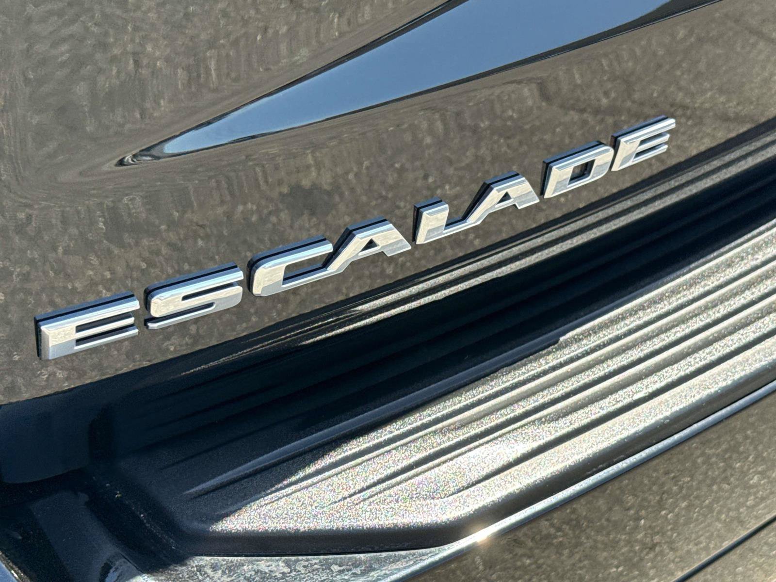 Used 2025 Cadillac Escalade ESV Sport AWD/4WD image 7