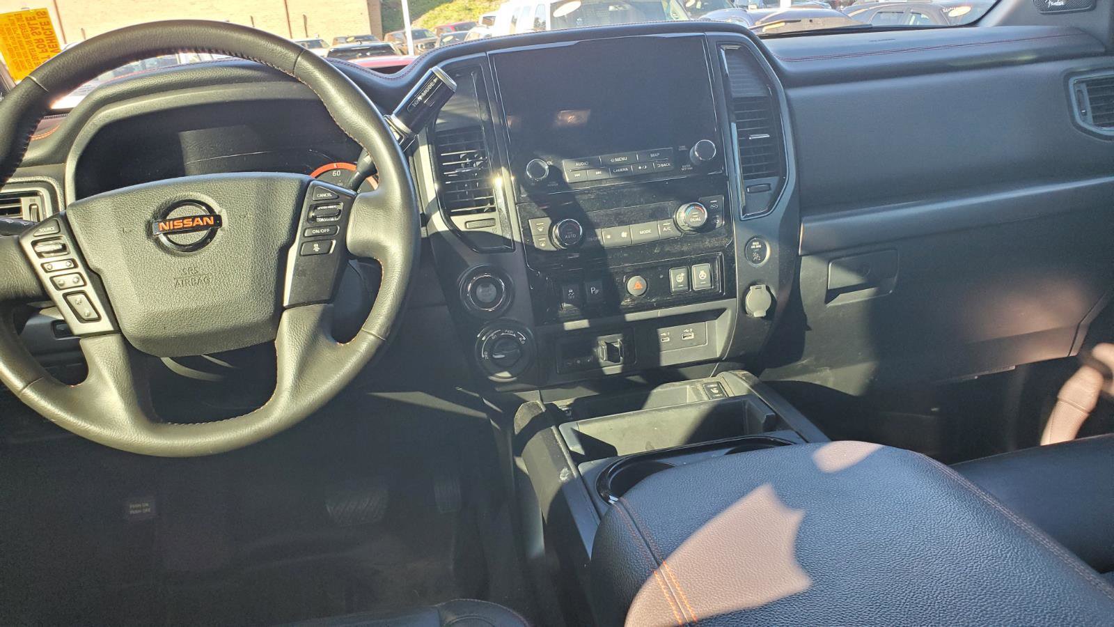 Used 2021 Nissan Titan PRO-4X w/ Pro-4x Convenience Package AWD/4WD image 7