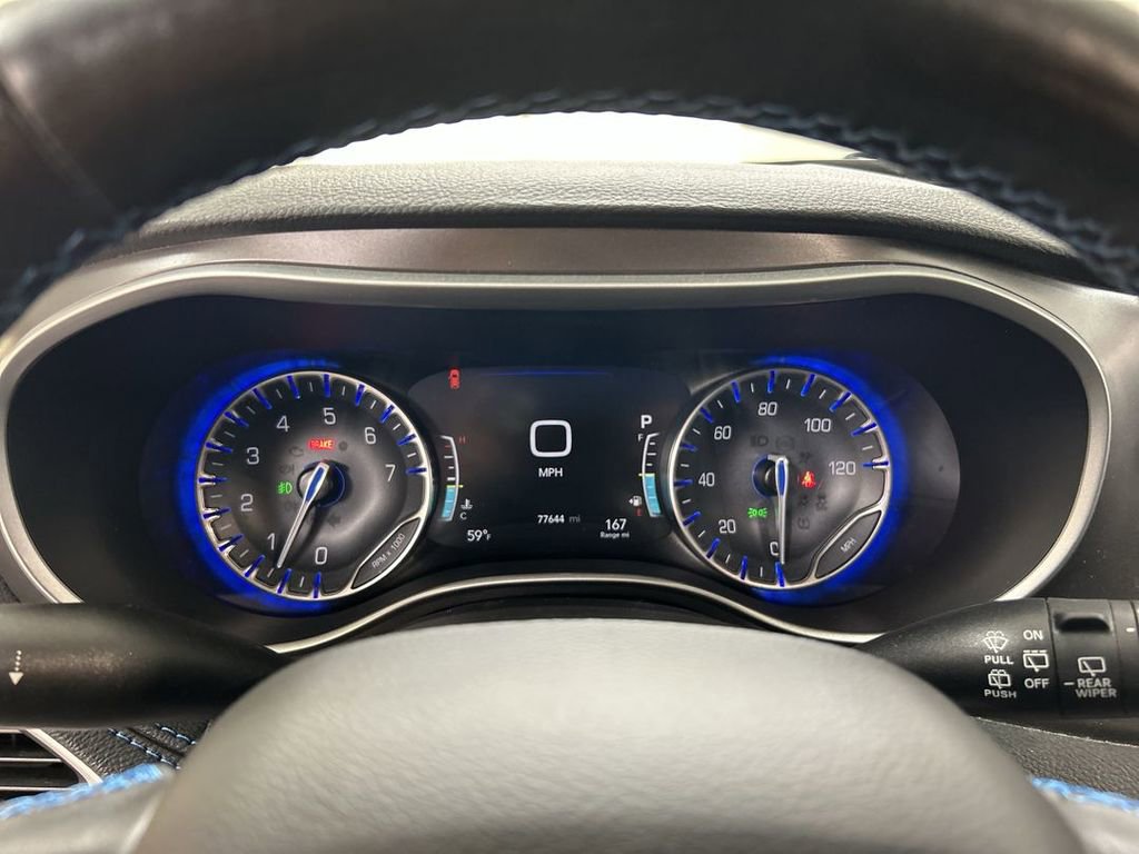 Used 2021 Chrysler Pacifica Touring-L image 13