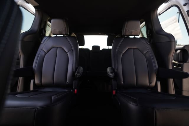 New 2026 Chrysler Voyager LX image 32